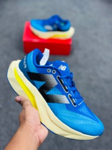 New Balance FuelCell Rebel v4(blue)nber4dbl