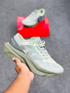 New Balance FuelCell Rebel v4 (olive) (super lightweight and Super comfortable)