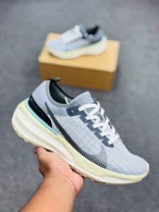Nike ZoomX Invincible 3 (Made in Vietnam)(Cool Grey Black)
