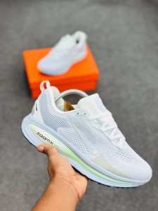 Nike Vomero 18 -(White/Lite pest)-(super lightweight and Super comfortable)-(Made in vietnam)nkv18wh