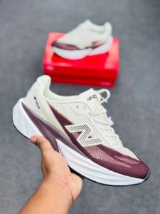 New Balance FuelCell Rebel v5(Angora with Earth Shadow and Sea Salt) (super lightweight and Super comfortable)
