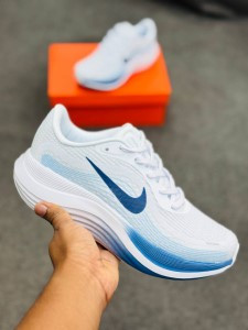 Nike Journey Run -White/Pure Platinum/Blue Hero. -(super lightweight and Super comfortable)-(Made in vietnam)-nkjrwh
