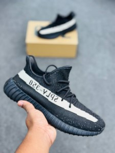 Adidas Yeezy Boost 350 V2 (Core Black )ad350bkcr1.1