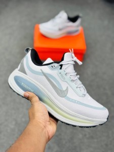 Nike vomero 18- Pure Platinum/Light Pumice/Barely Green/Metallic Silver-(super lightweight and Super comfortable)-(Made in vietnam)-nkgorgre
